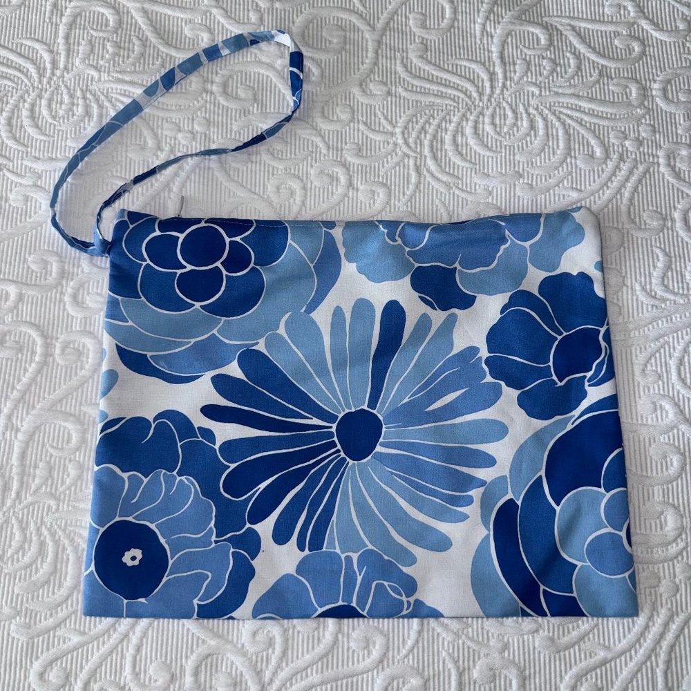 NWOT ZARA Cotton Zip Pouch Blue White Floral